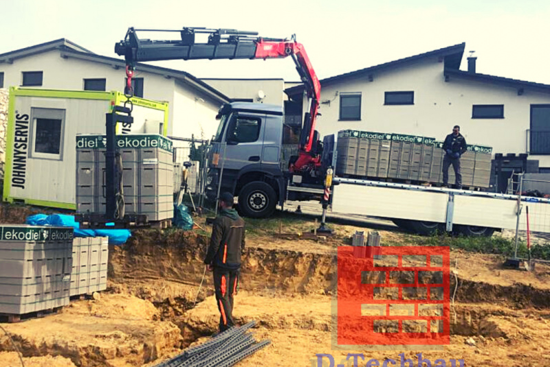 Stavba domu Stupava, Hamm22, Slovensko / Nízkoenergetický Rodinný dom s garážou v obci Stupava, Slovensko - video Stavba domu Stupava, Hamm22, Slovensko / Nízkoenergetický Rodinný dom s garážou v obci Stupava, Slovensko - video