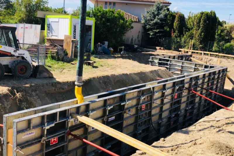 Stavebný denník - zoznam / Realizačné oddelenie: Oporný múr budúceho jazierka - foto Stavebný denník - zoznam / Realizačné oddelenie: Oporný múr budúceho jazierka - foto