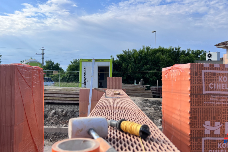 Stavebný denník - zoznam / Manažérske oddelenie: Kontrolný deň realizácie projektu stavby domu CUR23 Kittsee, Rakúsko - foto