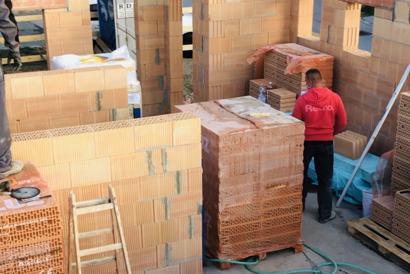 Stavba domu Berg 1, Rakúsko / - video Stavba domu Berg 1, Rakúsko / - video