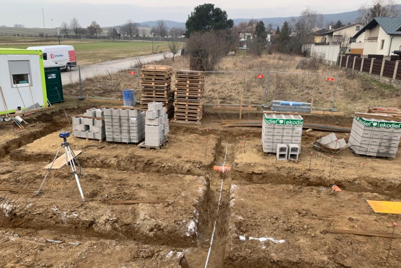  Stavba domu Berg 2 / Stavba jednopodlažného rodinného domu v obci Berg, Rakúsko  - video