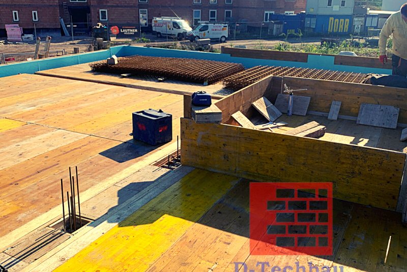 Stavba domu v Rakúsku - RD Davi21 Neudorf bei Parndorf - Debnenie stropnej dosky a vencov Stavba domu v Rakúsku - RD Davi21 Neudorf bei Parndorf - Debnenie stropnej dosky a vencov