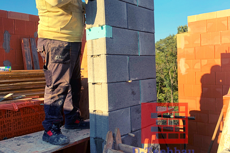 Stavba domu v Rakúsku - RD Davi21 Neudorf bei Parndorf - Murovanie debniacich tvárnic Stavba domu v Rakúsku - RD Davi21 Neudorf bei Parndorf - Murovanie debniacich tvárnic