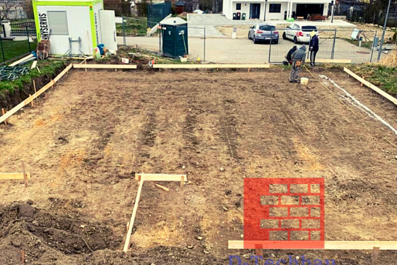 Stavba domu v Rakúsku - RD Polj21 Hainburg an der Donau - Odstránenie ornice a odkopávka Stavba domu v Rakúsku - RD Polj21 Hainburg an der Donau - Odstránenie ornice a odkopávka