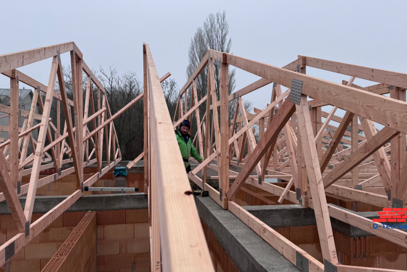 Stavebná firma Pama, Rakúsko RD IVA25 Montáž väzníkového krovu šikmej strechy (foto 2) Stavebná firma Pama, Rakúsko RD IVA25 Montáž väzníkového krovu šikmej strechy (foto 2)