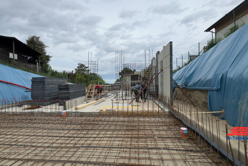 Stavebná firma Hainburg, Rakúsko RD MAS25 Montáž debnenia a oceľovej výstuže nosných stien (foto 1)