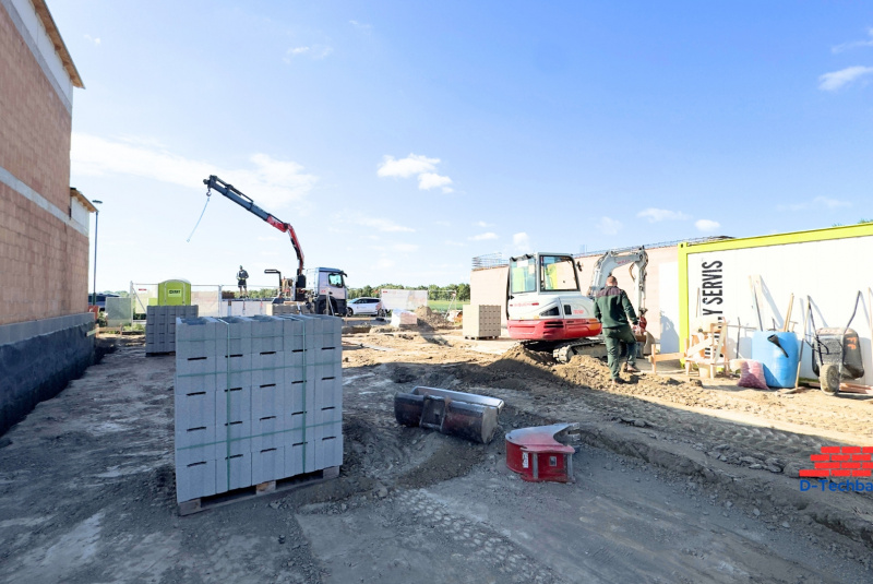 Stavebná firma Berg, Rakúsko RD SKA26 Výkop základových pásov (foto 2) Stavebná firma Berg, Rakúsko RD SKA26 Výkop základových pásov (foto 2)
