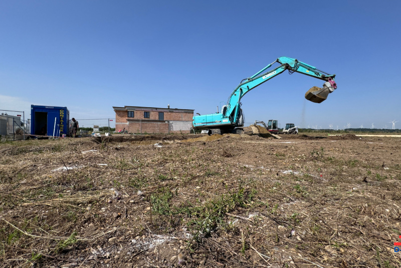 Stavba domu v Rakúsku RD DZI24, Gattendorf, Odstránenie ornice Stavba domu v Rakúsku RD DZI24, Gattendorf, Odstránenie ornice