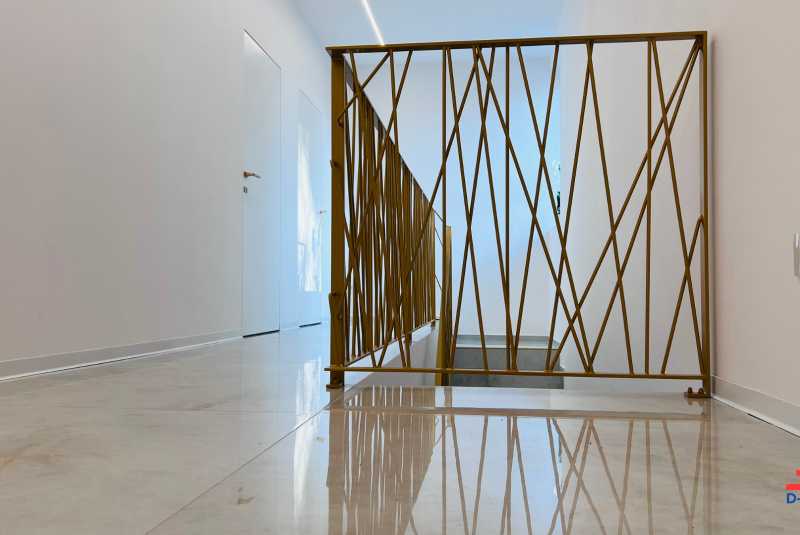 Stavba domu v Rakúsku RD KAC22, Wolfsthal (Interiér hala 2NP) Stavba domu v Rakúsku RD KAC22, Wolfsthal (Interiér hala 2NP)