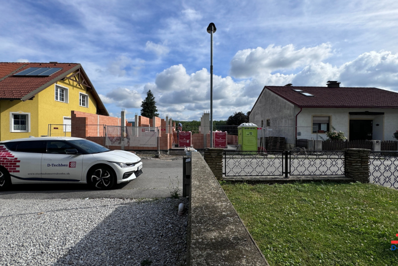 Stavba domu v Rakúsku RD LEN24, Wolfsthal, Stavenisko Stavba domu v Rakúsku RD LEN24, Wolfsthal, Stavenisko